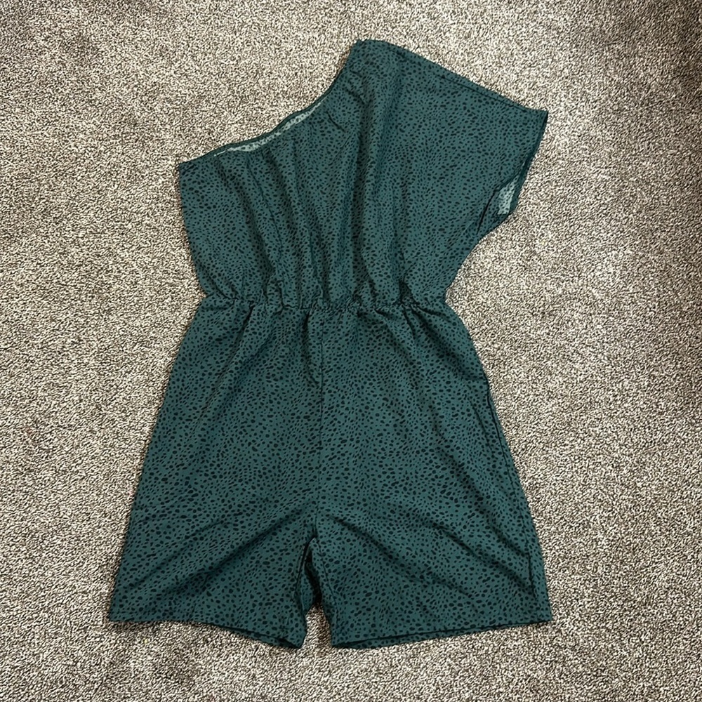 Romper Medium one shoulder romper - Picture 2 of 3